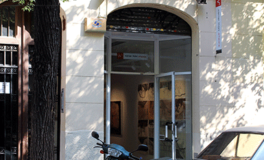 Entrada a la Sala Werner Thöni Artspace, Centro internacional de arte emergente, Barcelona